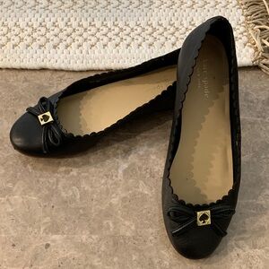 Kate Spade Black Ballet Flats with Bow and gold spades emblem Accent size 8